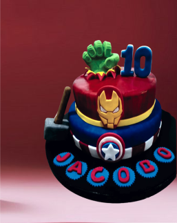 Torta infantil de superhéroes personalizada en Cali